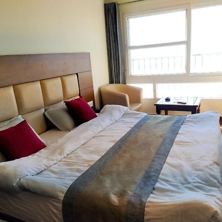 Hotel Samrat, Массури Экстерьер фото