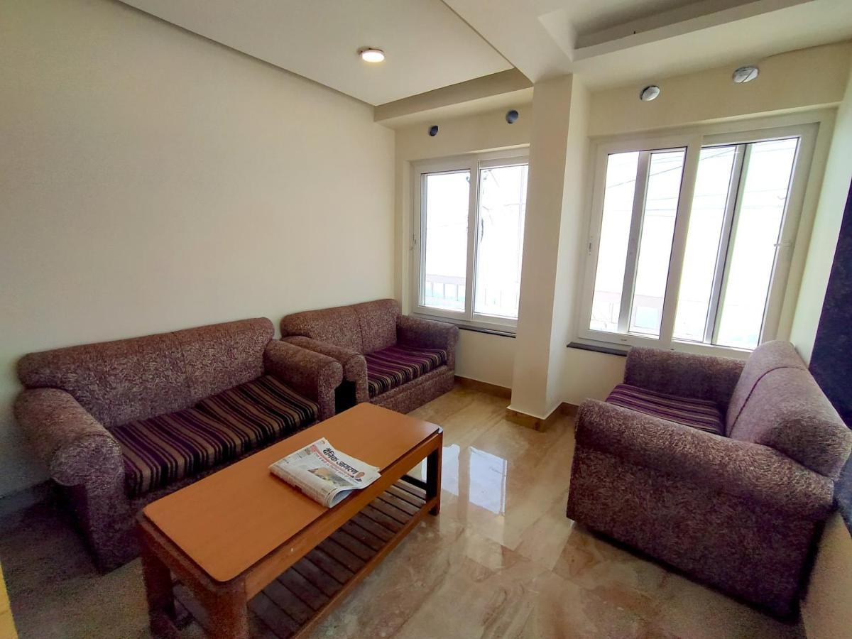 Hotel Samrat, Массури Экстерьер фото