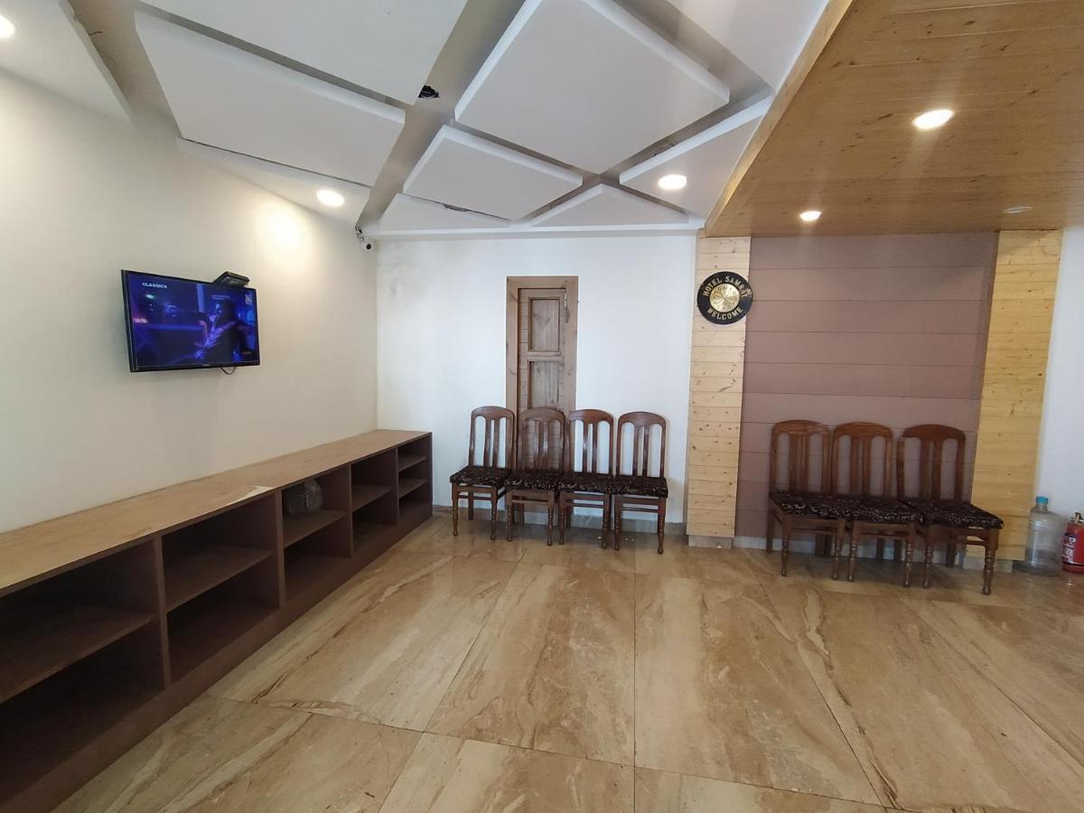 Hotel Samrat, Массури Экстерьер фото