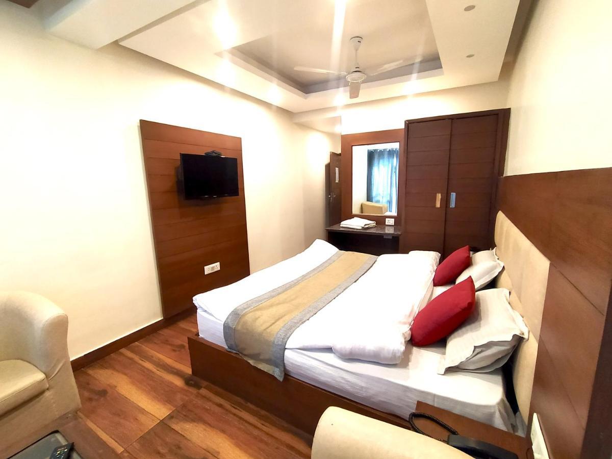 Hotel Samrat, Массури Экстерьер фото